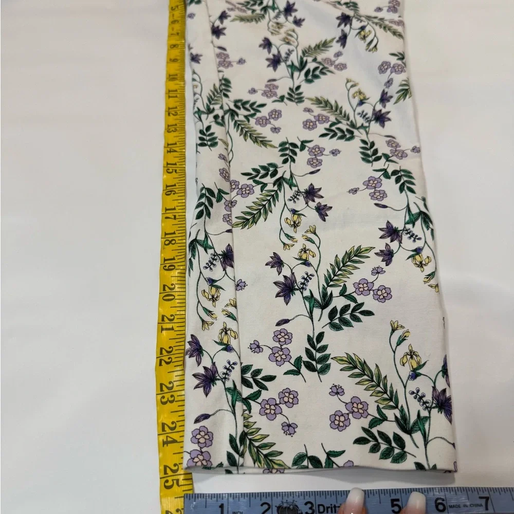 Liz Claiborne White with purple Floral Print cropped Pants in size 12 - Picture 8 of 14